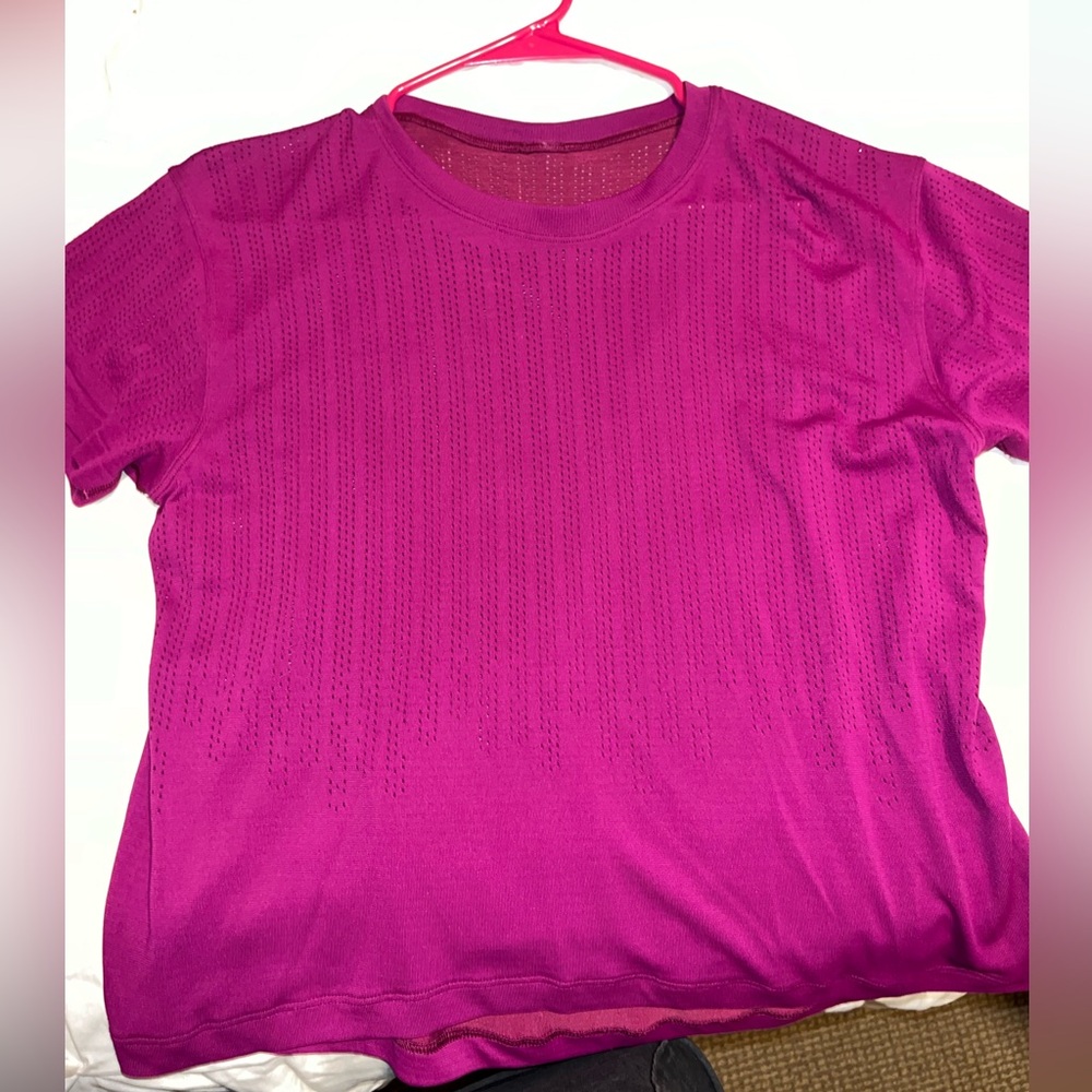 Purple lululemon tee